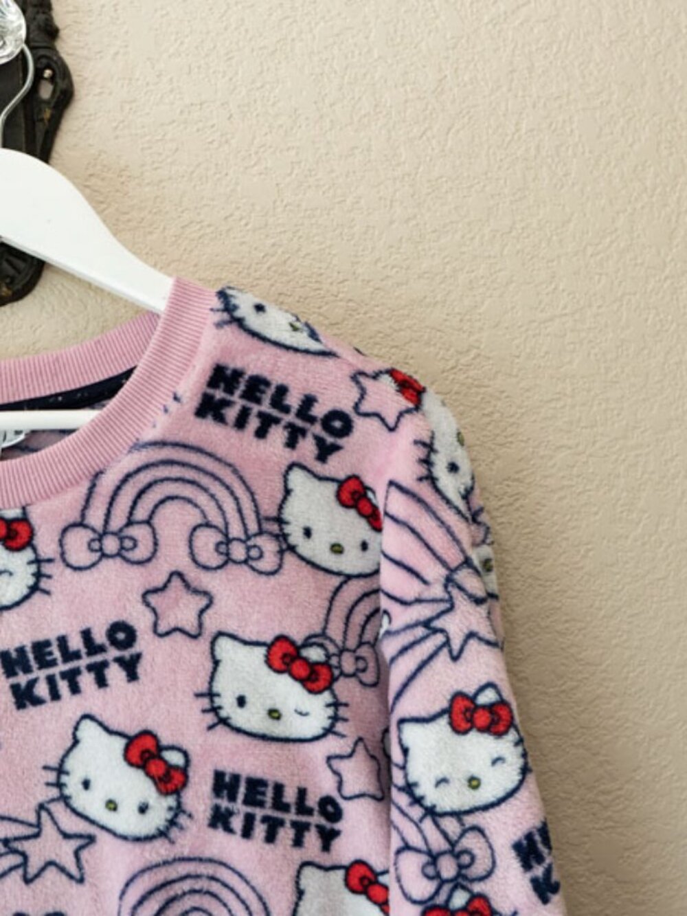 Hello Kitty Sanrio Plush Sweatshirt Womens M Pink Fleece Oversized Kawaii Cozy - Picture 4 of 11